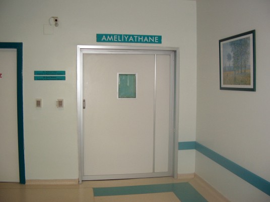 Ameliyathane Kapıları